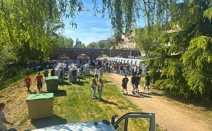 ¿Por qué alquilar baños portátiles? 7 razones clave