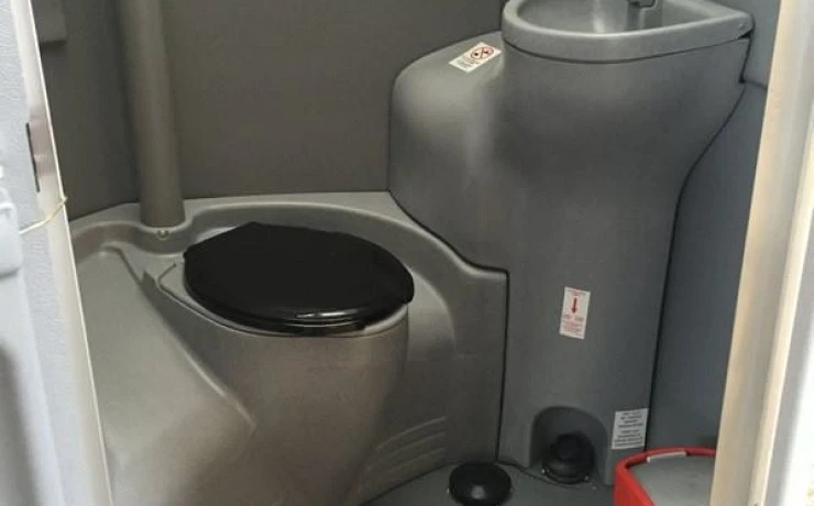 Elementos imprescindibles en un baño portátil