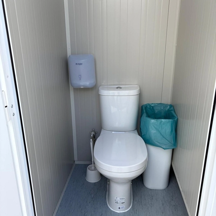 Módulo de Baños 5 Puertas
