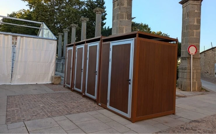 WC portátil para personas discapacitadas. Modelo en color madera. 